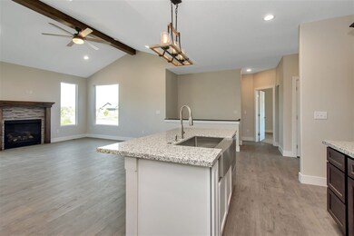 4724 N Emerald Ct, Maize, KS 67101 - photo 7