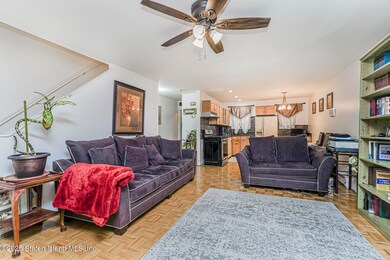 121 Clark Ln, Staten Island, NY 10304 - photo 5