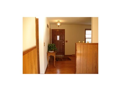 New Interior Paint throughout and knock down ceili