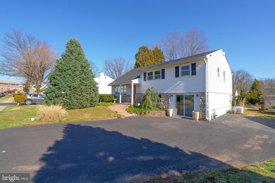 212 Woodlawn Dr, Lansdale, PA 19446 - photo 2