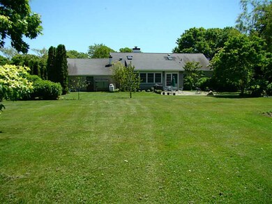 504 Tuckerman Ave, Middletown, RI 02842 - photo 2