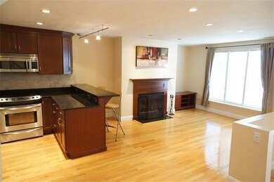 158 Quincy Shore Dr unit 90, Quincy, MA 02171 - photo 6