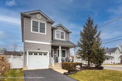 01_House Front