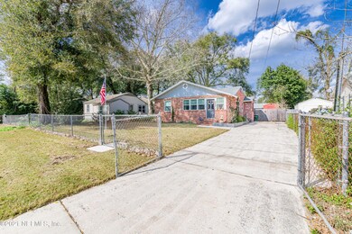 4627 Cedarwood Rd, Jacksonville, FL 32210 - photo 5