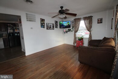 195 Gibbons Ct, Atco, NJ 08004 - photo 4