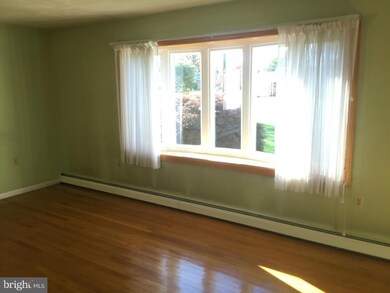 2922 Jefferson Dr, Chambersburg, PA 17201 - photo 7