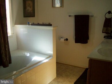 107 Surrey Dr, Ruther Glen, VA 22546 - photo 5