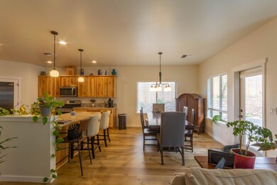 2311 SE Coriander-25