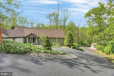 245 Blossom Ct, Bernville, PA 19506 - photo 2