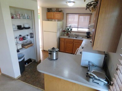 1127 SW 17th St, Redmond, OR 97756 - photo 3