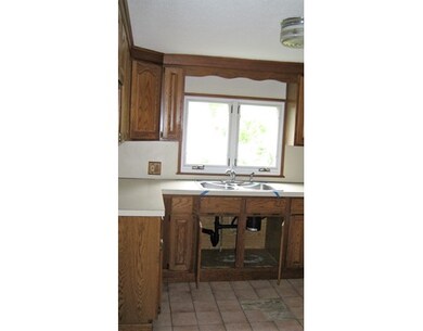 238 Shawmut St, Springfield, MA 01108 - photo 4