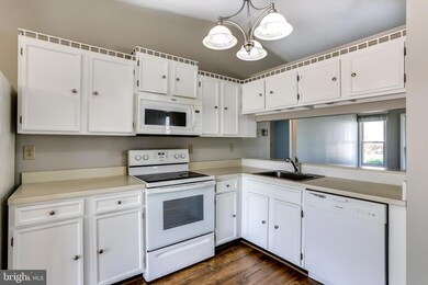 816 Chadwick Cir, Frederick, MD 21701 - photo 7