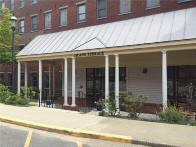 Island Terrace unit 136, Saco, ME 04072 - photo 3