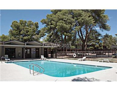 Swimming Pool/Hot Tub/Sauna. Community pool