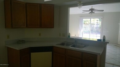 7802 Hunters Lake Cir S, Jacksonville, FL 32210 - photo 4