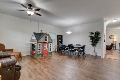 LIVING RM/DIN RM COMBO