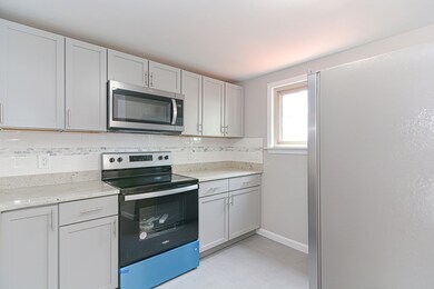 31 Pierpont St unit 4, Peabody, MA 01960 - photo 5