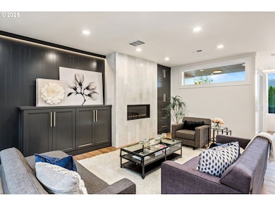 207 S Nebraska St, Portland, OR 97239 - photo 5