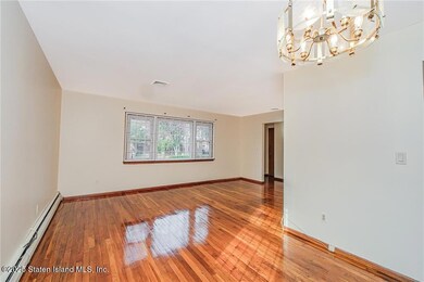 99 Park Hill Cir, Staten Island, NY 10304 - photo 5
