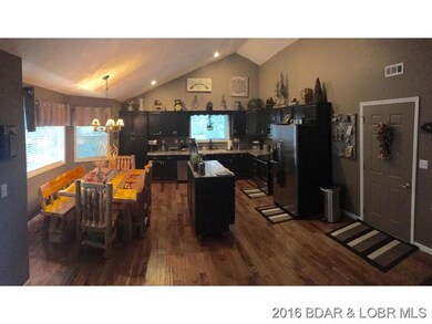 Large eatin kitchen