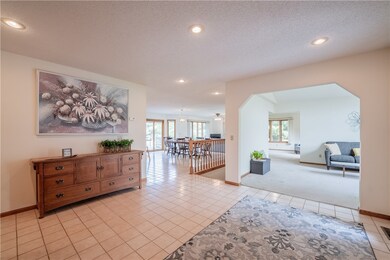 3502 Parkside Cir W, Eau Claire, WI 54701 - photo 3