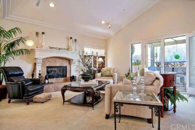 Open floorplan with vaulted ceilings, recessed lig