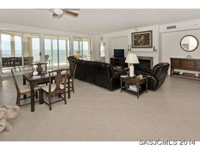 GREAT ROOM WITH FIREPLACE