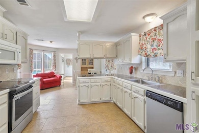 2128 W George St, Zachary, LA 70791 - photo 2