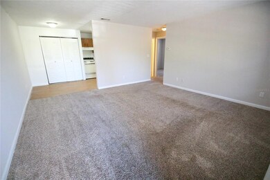 2361 SW 31st Place unit 5, Gainesville, FL 32608 - photo 3