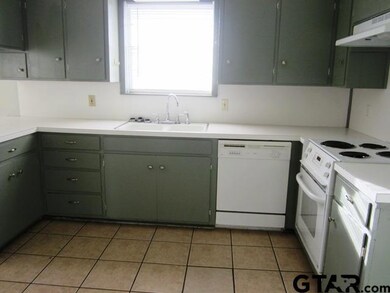 718 E Barbara St, Tyler, TX 75701 - photo 5