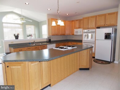 1019 Broadleaf Cir, Royersford, PA 19468 - photo 7