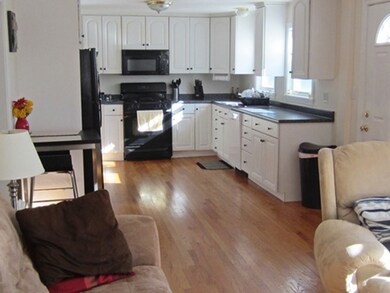 139 Linden St unit 1, Wellesley, MA 02482 - photo 2