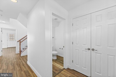 5019 Kimi Gray Ct SE, Washington, DC 20019 - photo 3