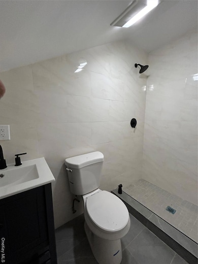 110-33 178th St unit 2nd fl, Jamaica, NY 11433 - photo 6