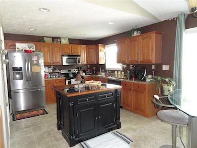 1033 E Santee Dr, Greensburg, IN 47240 - photo 4