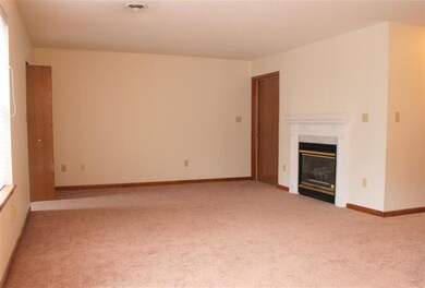 1903 Cambridge Manor Dr unit 1903, Schenectady, NY 12302 - photo 3