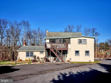345 E Dark Hollow Rd unit 3, Pipersville, PA 18947 - photo 2