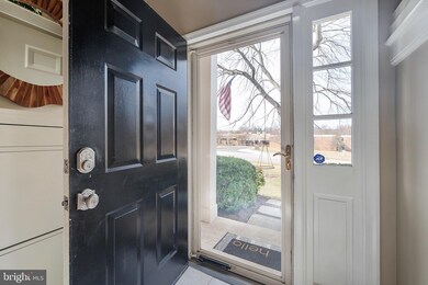 8801 Linton Ln, Alexandria, VA 22308 - photo 6