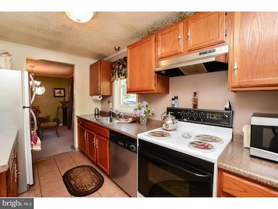 716 W Quillytown Rd, Penns Grove, NJ 08069 - photo 5