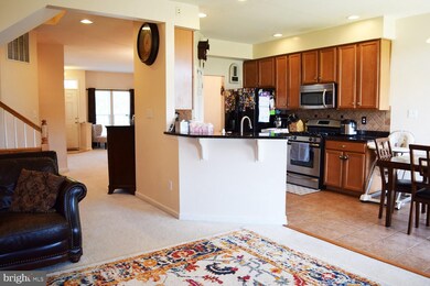 154 S Savanna Dr, Pottstown, PA 19465 - photo 3