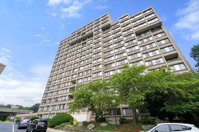 250 Hammond Pond Pkwy unit PH5N, Chestnut Hill, MA 02467 - photo 3