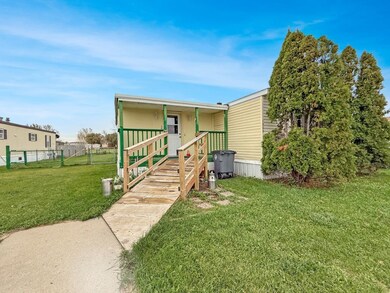 1202 Coolidge Ave, Minot, ND 58701 - photo 3