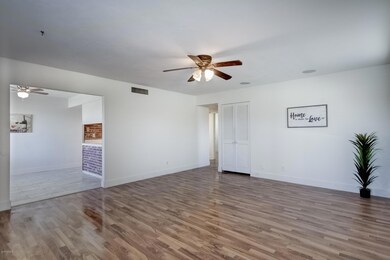 2737 W Junquillo Cir-17