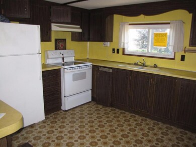 15 Pierce St, Gardiner, ME 04345 - photo 2