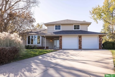 309 Concord Cir, Papillion, NE 68046 - photo 2