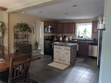 89 Morris St, Woonsocket, RI 02895 - photo 3