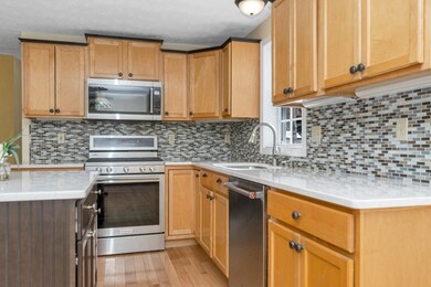 13 Quincy St, Concord, NH 03301 - photo 3