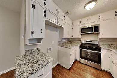 1917 Charleston Dr, Bedford, TX 76022 - photo 5