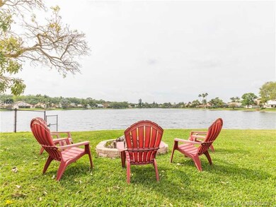 9830 N Oak Knoll Cir, Davie, FL 33324 - photo 4