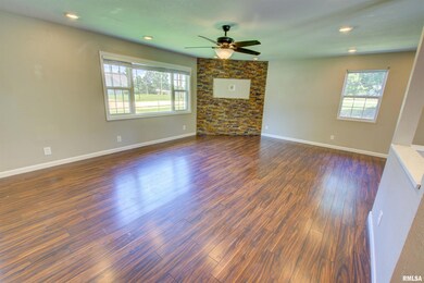 1008 5th Ave, Camanche, IA 52730 - photo 6